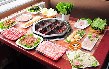 火锅味道怎样，汤底和蘸料各占一半的因素，这些蘸料你都吃过？