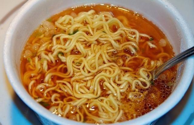 这四种早餐别再给孩子吃，特别是第二种