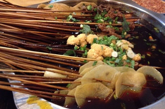 成都名小吃红汤钵钵鸡，麻辣鲜香