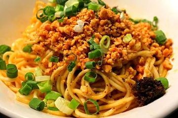 陕西面食好吃的诀窍在这，油泼辣子做的好，面食咋做都好吃！