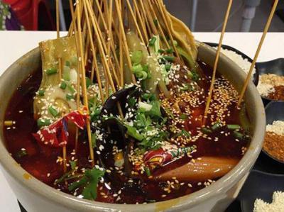 冷锅串串91免费看片APP下载机构哪家味道好？91看片神器黄色味道正宗现涮现食
